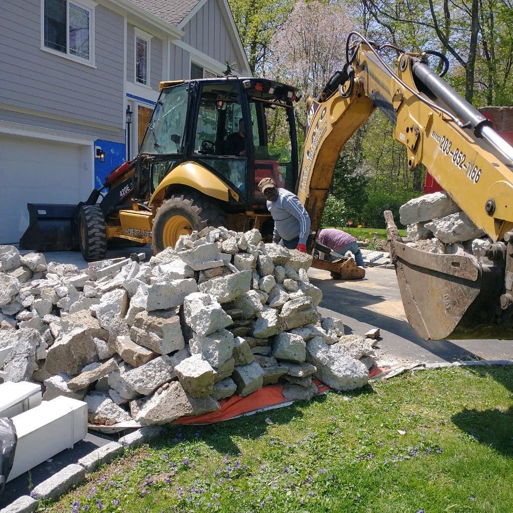 178897250_1123045891495520_8838308530244241552_n S&S Paving LLC